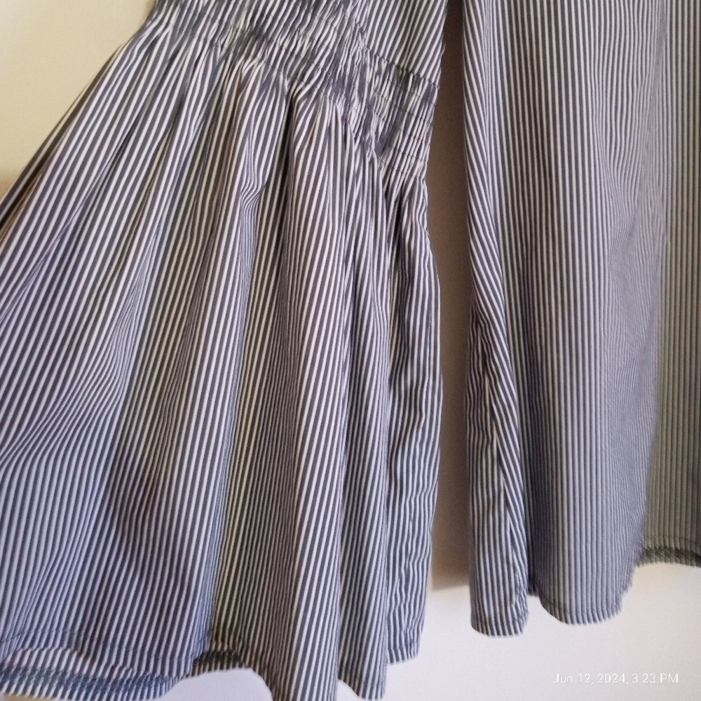 Solitaire gray and white striped long bell sleeve top - Picture 4 of 10